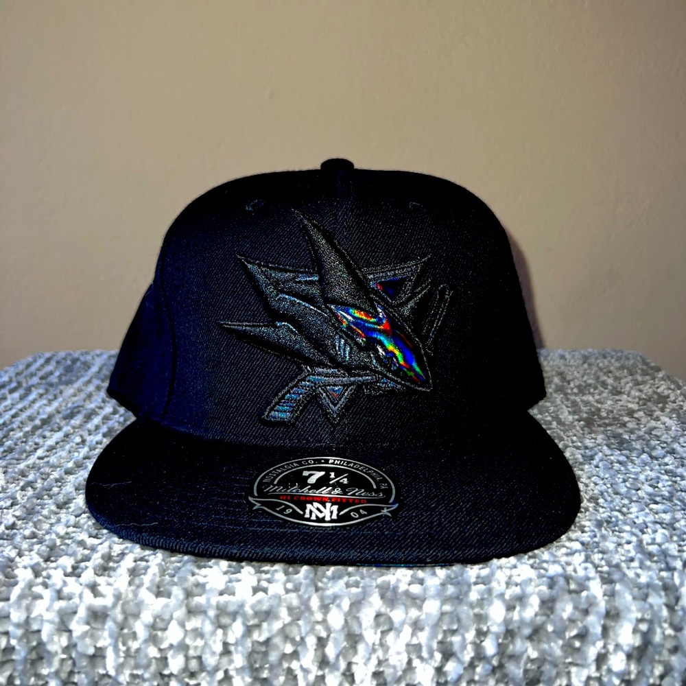 Mitchell & Ness Sharks hat, 7 1/4